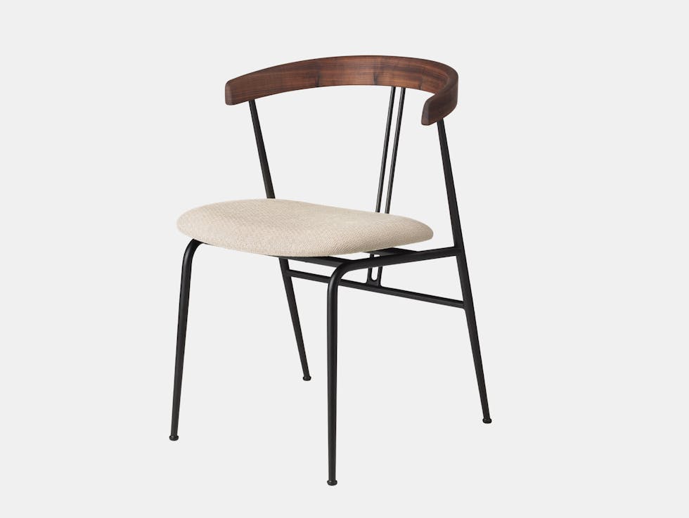 Gubi gamfratesi violin chair Walnut Tempt 61168 Gubi gamfratesi violin chair Walnut Tempt 61168