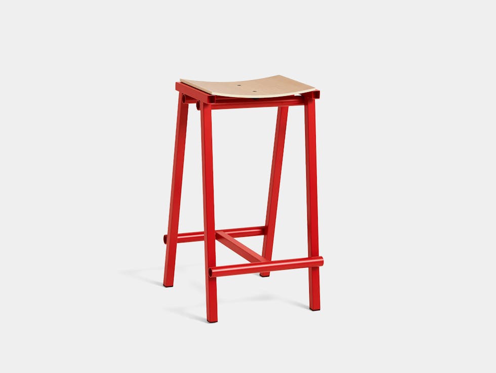 Hay marc morro taburete 8 bar stool h65 oak seat signal red base Hay marc morro taburete 8 bar stool h65 oak seat signal red base