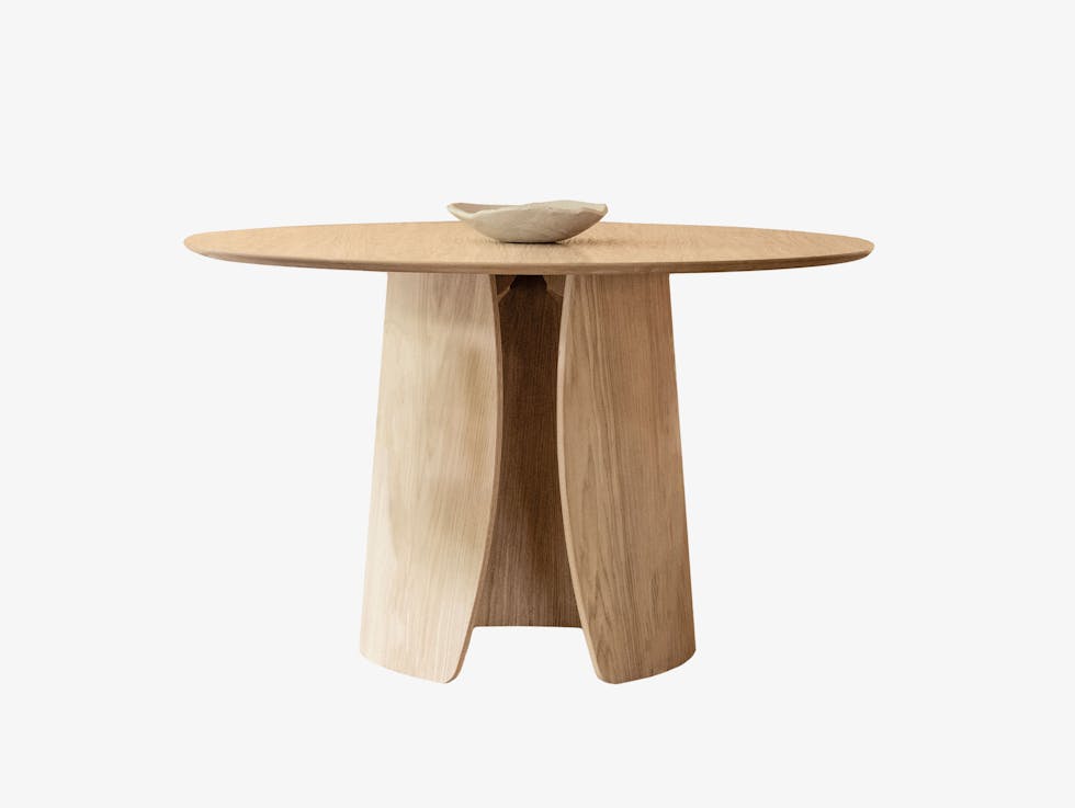 Stua jesus jon gasca petal table oak round