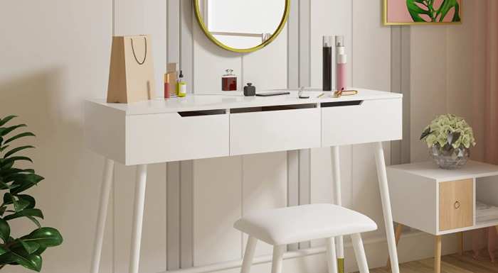 white gloss dressing table